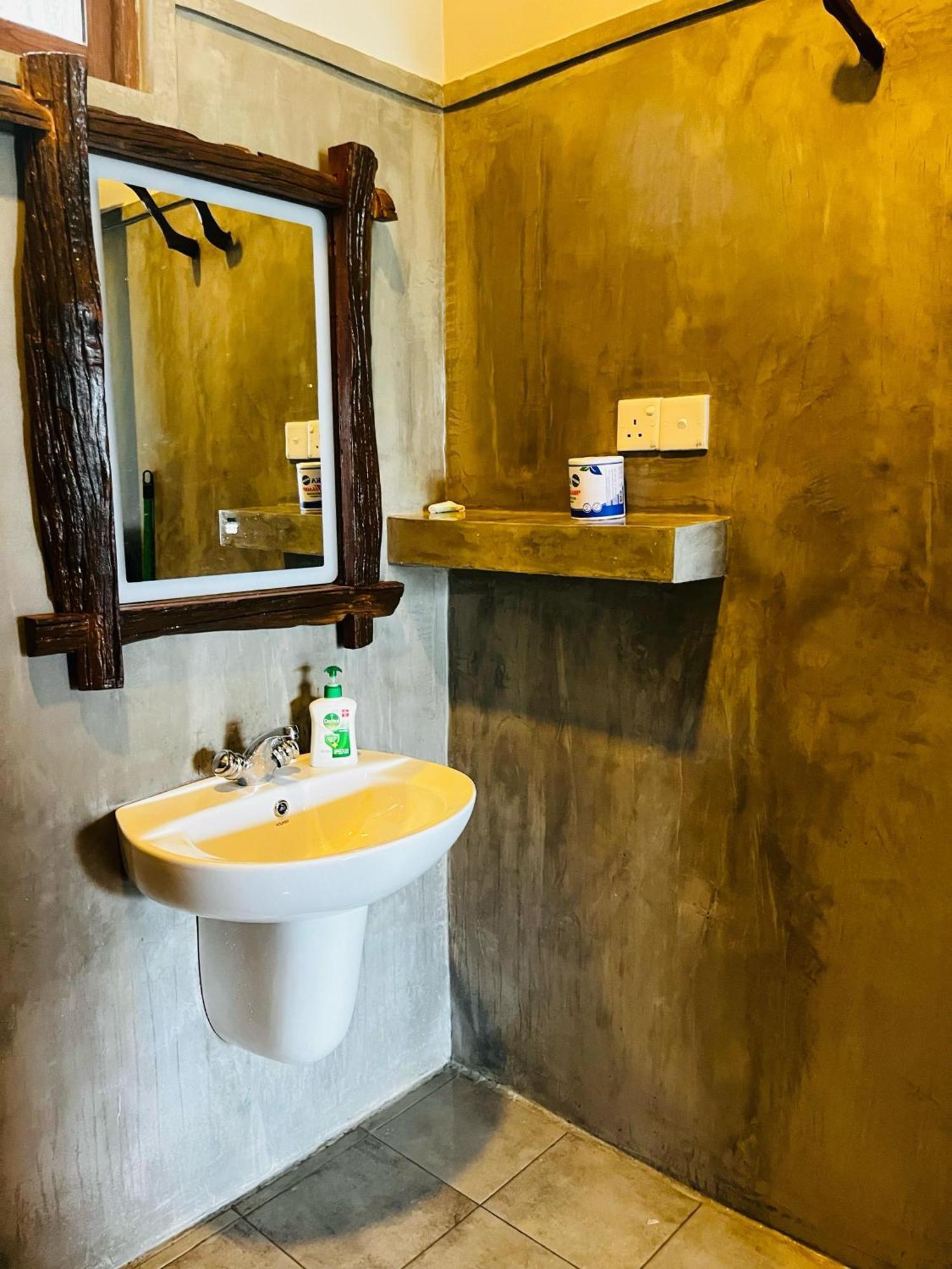Gaia Ella Ecolodge And Yoga Centre ภายนอก รูปภาพ